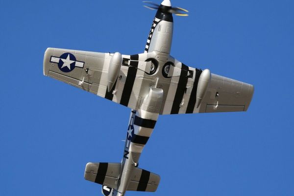 E-flite P-51D Mustang 1.2m BNF